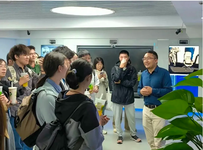 “红鸟·探未来”企业参访系列活动：启迪思维，拓展视野